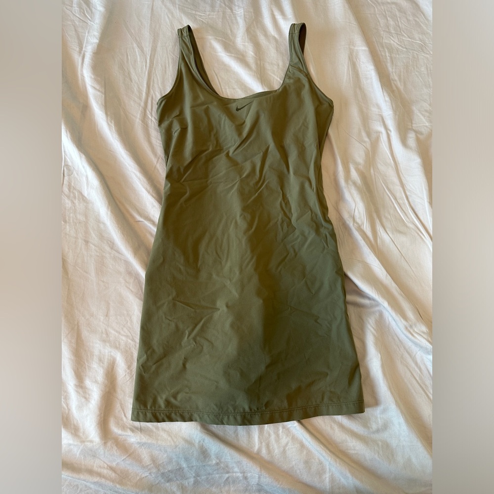 Nike Bliss Luxe Women's Training Dress with Built-In Shorts Medium Size XS ($95)
